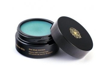 Nggak Cuma Unik, Skin Care Biru Ini Juga High Recommended Lho!