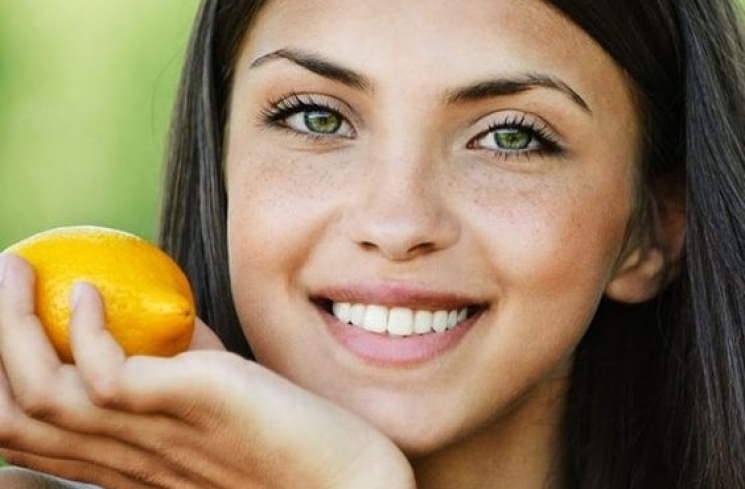 Ilustrasi lemon sebagai sumber vitamin C. (Pinterest)