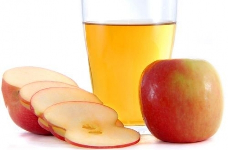 Ilustrasi cuka apel untuk kuku sehat. (pinterest)