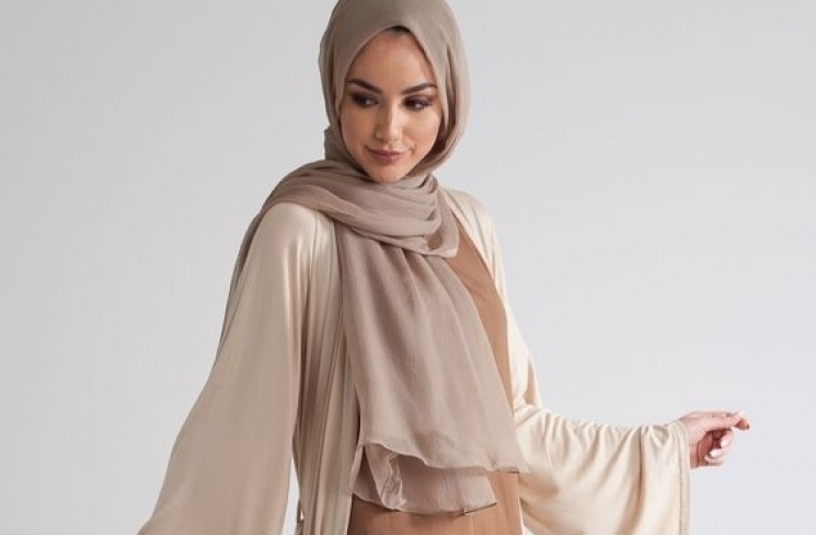 6 Gaya Hijab Simpel Ini Bikin Kamu Stylish Maksimal