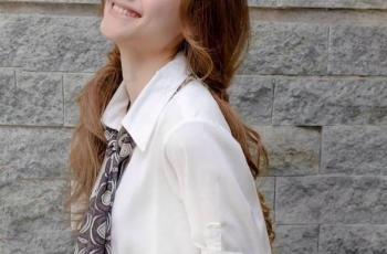 Everlasting Fashion Item, Begini Caranya Kenakan Stylish Scarf