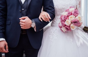 Pria Ini Larang Kakaknya Datang ke Pesta Pernikahan, Alasannya Bikin Geram