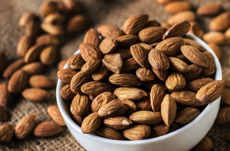 Ilustrasi kacang almond / pexels.com