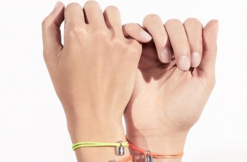 Louis Vuitton Rilis Gelang Amal Bareng UNICEF