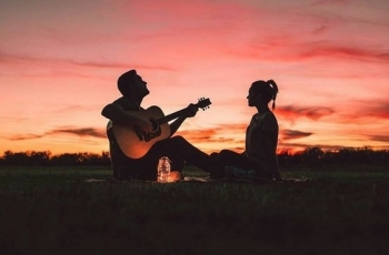 Tujuh Pilihan Lagu Romantis untuk Pasangan Tercinta