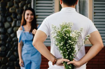 Laki-Laki dengan Provider Mindset: Jaminan Kebahagiaan atau Sekadar Fantasi?