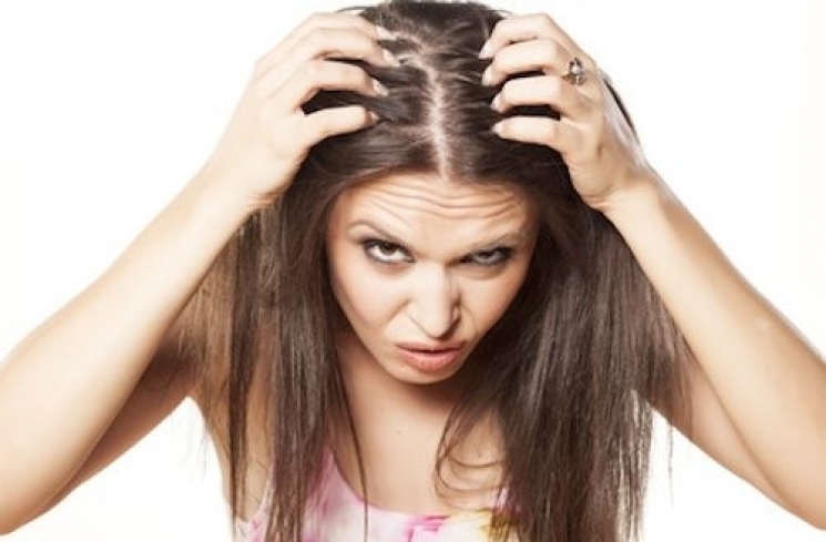 5 Tanda Sampo yang Kamu Gunakan Nggak Cocok untuk Rambutmu