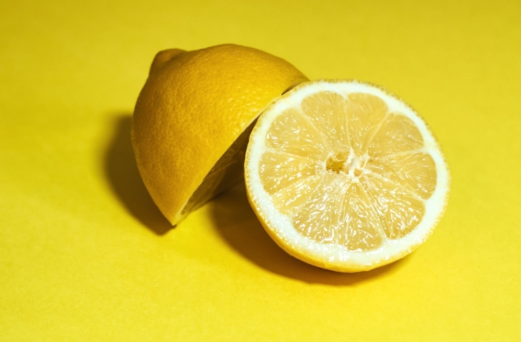 Ilustrasi lemon untuk kuku sehat. (Pexels)