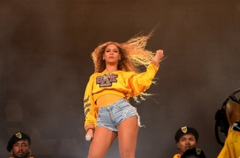 Beyonce dan Balmain Berkolaborasi untuk Amal