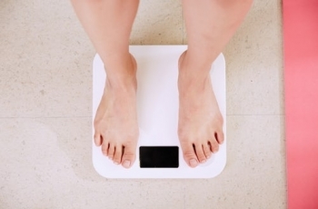 Diam - diam 6 Kebiasaan Ini Bisa Menambah Berat Badan