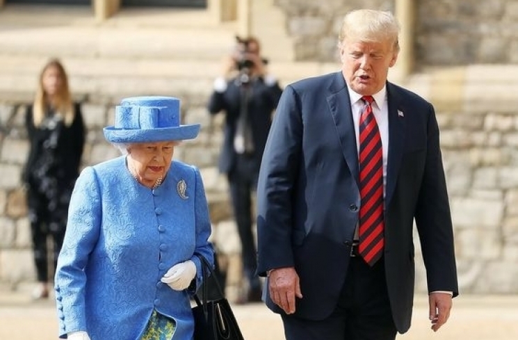 Ratu Elizabeth II dan Donald Trump/pinterest.com