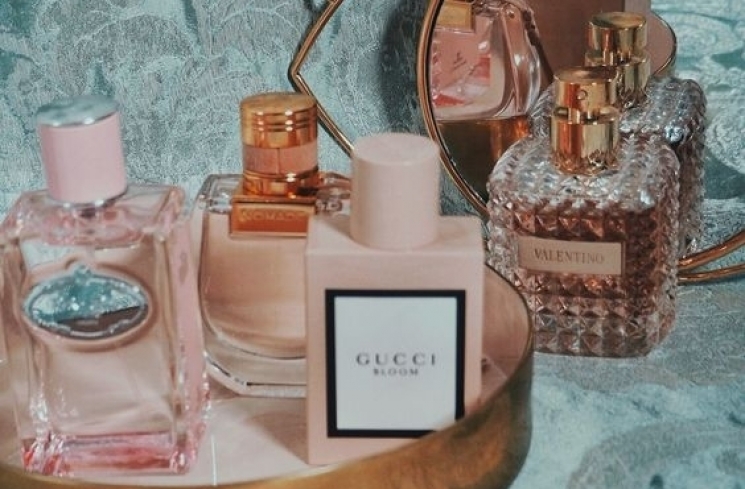 4 Rekomendasi Parfum Cewek untuk Dipakai Siang Hari