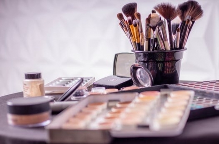 8 Produk Make up untuk Pemula