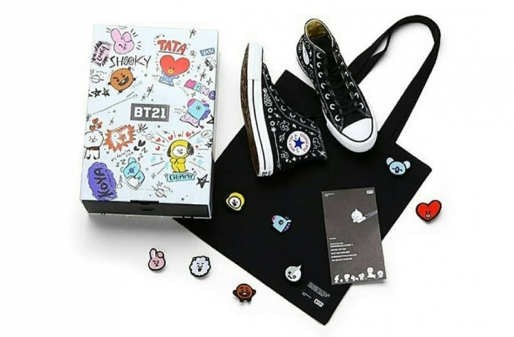 Sneakers Converse x BT21 / Instagram @aboutbangtanstore