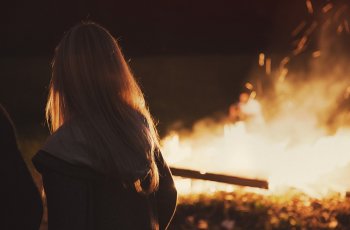 Dendam Kesumat, Korban Pemerkosaan Ini Bakar Pelaku dan Rumahnya