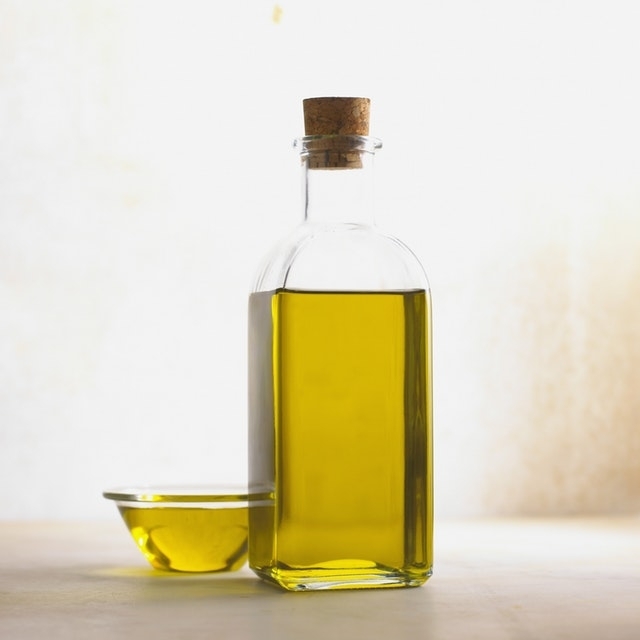 Olive oil. (Pexels)