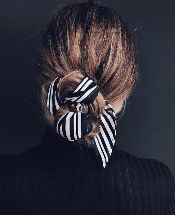 Pemakaian scarf untuk rambut. (Pinterest)