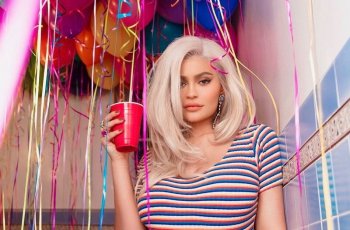 Kylie Jenner Rilis Koleksi Edisi Spesial di Hari Ulang Tahun