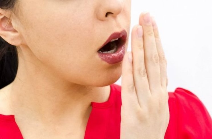 6 Tips Atasi Bau Mulut