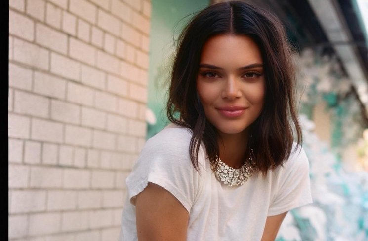 Tips Makeup Glowing ala Kendall Jenner, Cocok untuk Bulan Ramadan