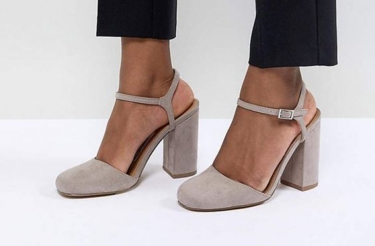 Square toe heels. (Pinterest)