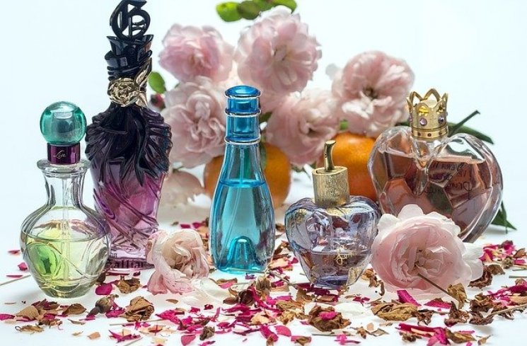 7 Langkah Mudah Menemukan Aroma Parfum Paling Tepat