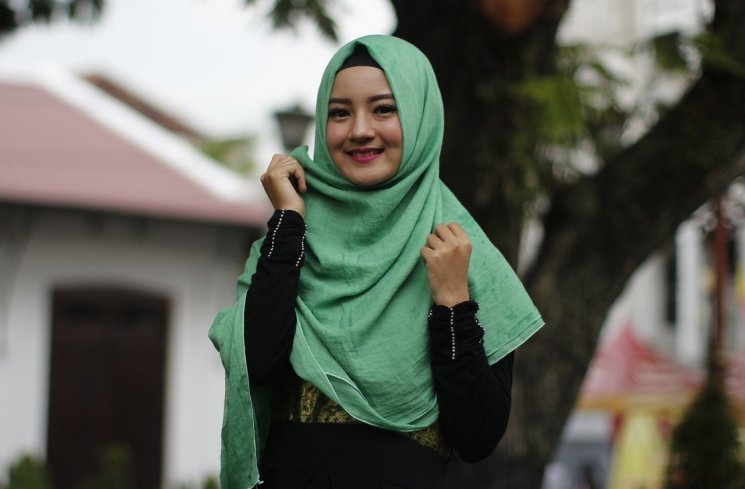 Ilustrasi perempuan hijabers. (Pixabay)