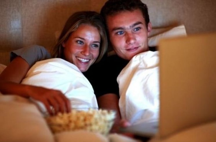 Watching movie together. (Pinterest)