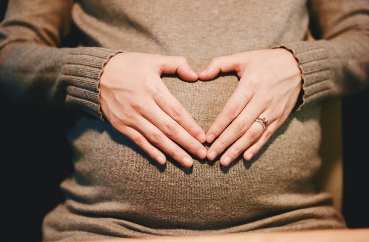 Aneh, Wanita Ini Melahirkan dalam Keadaan Koma