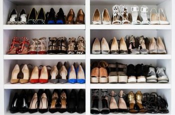4 Model Sepatu Ini Bikin Penampilanmu Semakin Glamor