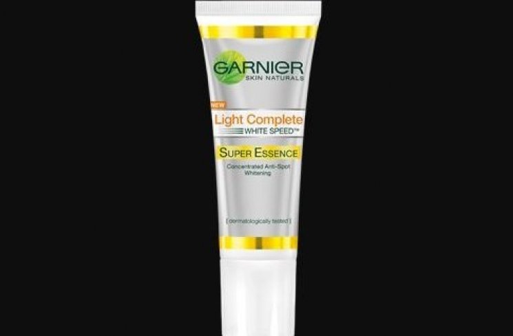 Garnier Light Complete White Speed Serum Essence. (Garnier)