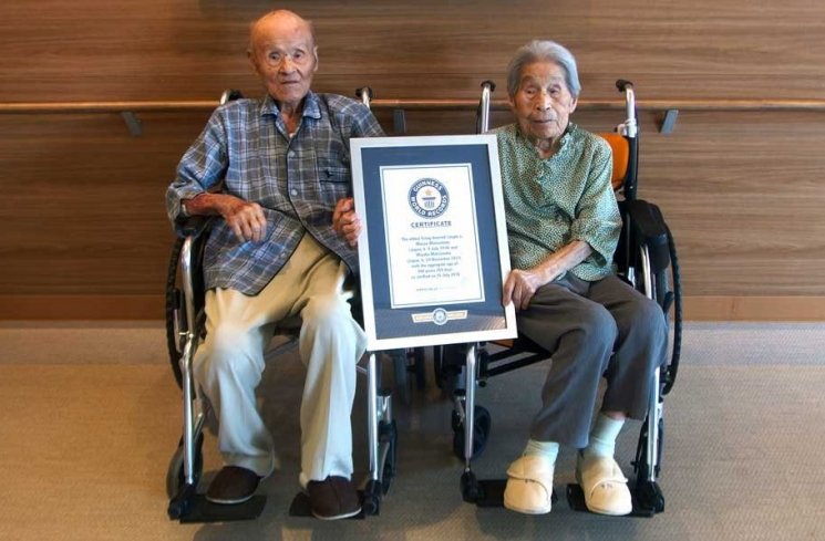 Pasangan paling langgeng di dunia, Masao Matsumoto Miyako saat masih muda. (Twitter/@GWR)