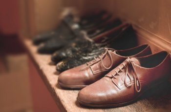 Takut Rusak? Begini Cara Merawat Sepatu yang Benar