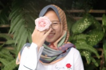 Gaya Hijab Zara, Putri Kesayangan Ridwan Kamil