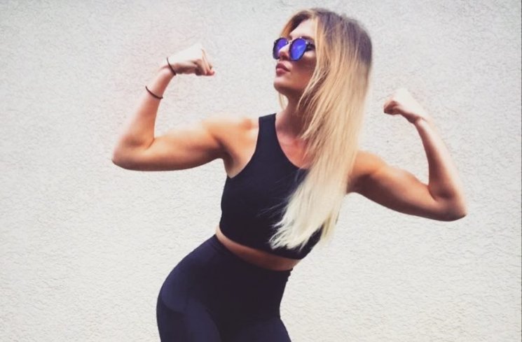 Kristen Devanna rajin fitness agar tubuhnya lebih kuat. (Instagram/@tendra_liftss)
