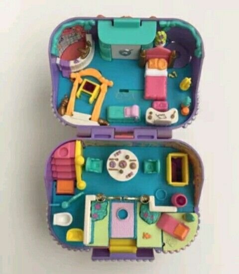 Polly pocket. (Pinterest)