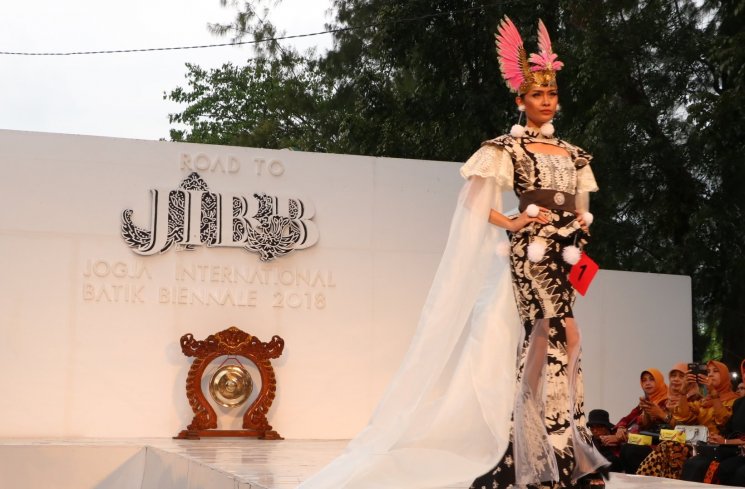 Gebyar Batik Kulon Progo tahun 2018 dimeriahkan acara fashion show. (Humas Pemkab Kulonprogo)