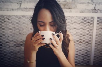 Sebulan Cuma Minum Air Putih, Wanita Ini Ungkap Perubahan Kondisi Kulitnya