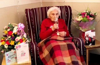 Nenek Berusia 105 Tahun Ini Ungkap Rahasia Umur Panjang