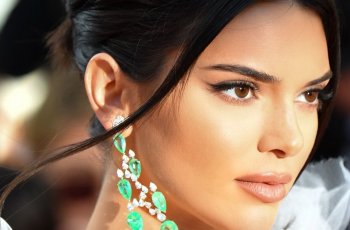 Begini Rutinitas Skincare Kendall Jenner Sebelum Tidur