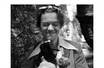Berubah Jadi Balerina, Kaki Mulus Harry Styles Bikin Salah Fokus