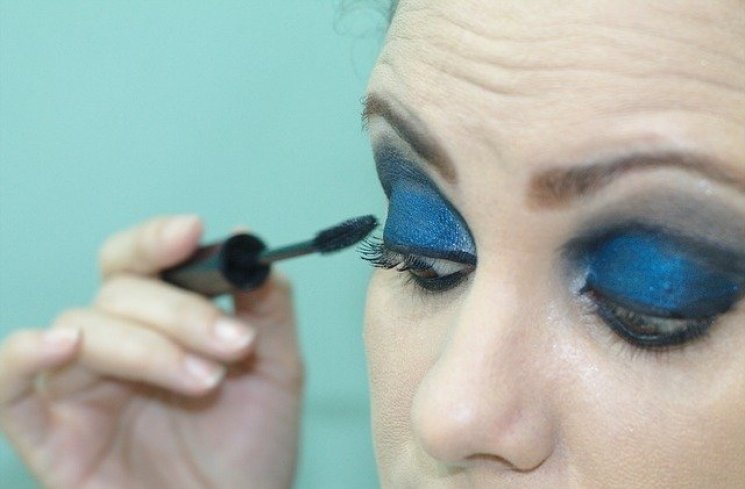 Tips Dan Trik Agar Eyeliner Tidak Cepat Luntur Dewiku Com