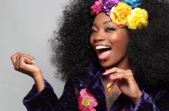 Afro. (Pexels)