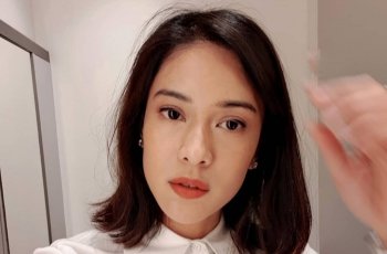 Intip Busana Dian Sastro saat Premiere Aruna dan Lidahnya