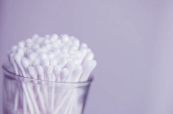 Bukan Pembersih Telinga, Ternyata Ini Fungsi Cotton Bud Sebenarnya