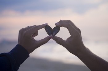 Beruntung, 5 Zodiak Ini Akan Menemukan Cinta Sejati di 2019