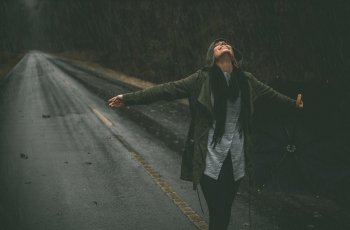 Kenapa Aroma Hujan Menenangkan? Ini Penjelasan Ilmiahnya