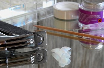 Belum Gajian? Ikuti Cara Ini untuk Manikur di Rumah