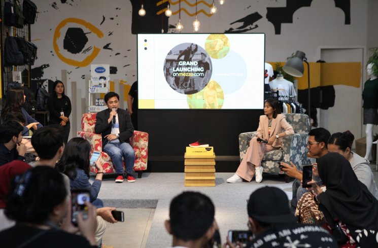 Ihsan Wahab, Head of E-commerce Metroxgroup dan Chianty Gunawan, fashion blogger dan e-commerce enthusiast dalam peluncuran Onmezzo.com. (Dok.Metroxgroup)