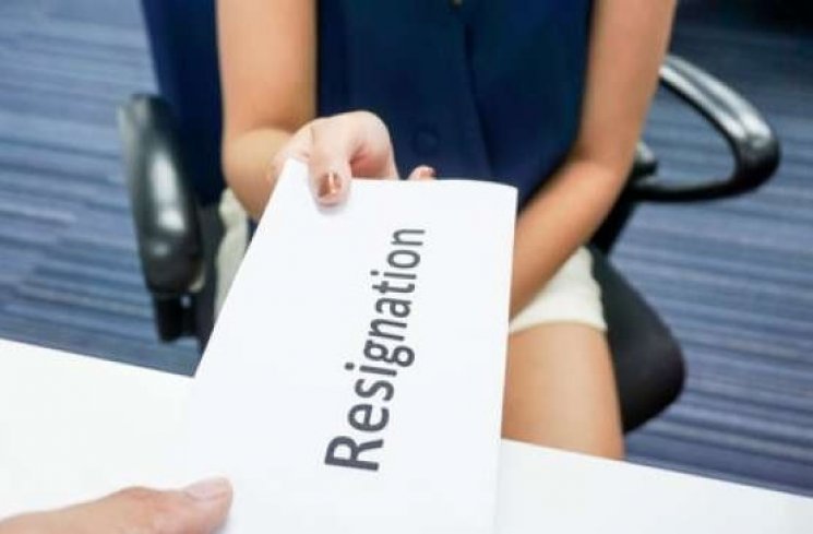 Perempuan Lebih Sering Kepikiran Resign, Kenapa ya?